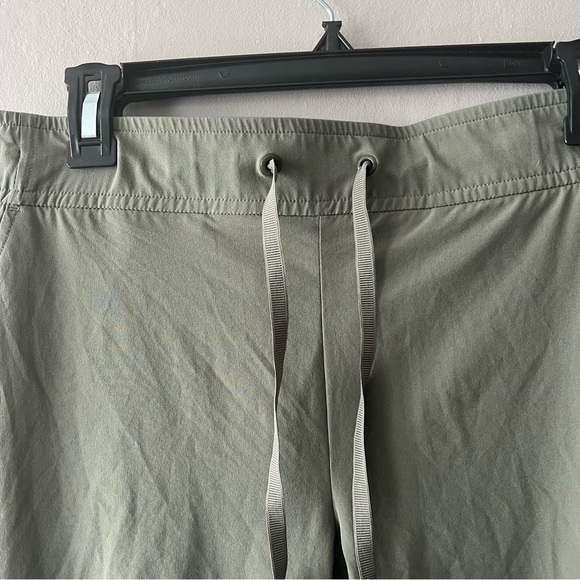 Eddie Bauer Sage Green Lightweight Joggers Size Small - Picture 2 of 7